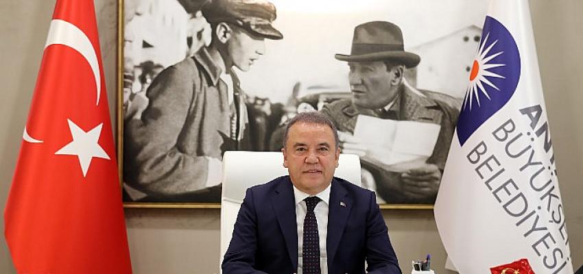 Antalya Büyükşehir Belediye Başkanı Muhittin Böcek’in Yeni Yıl Mesajı