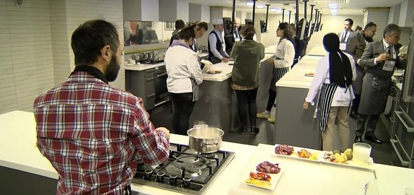 Ayvansaray Üniversitesi’nden öğrencilerine iş ve staj imkanı sunan iş birliği