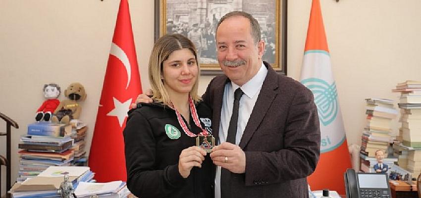 Başkan Gürkan, “Melda ile gurur duyuyoruz”