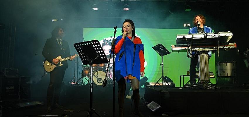 Ceylan Ertem & İskender Paydaş’tan müzik ziyafeti