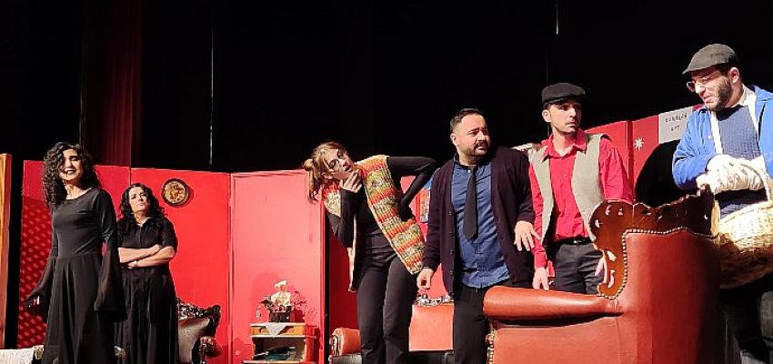 “El Alem Ne Der” tiyatro oyununa yoğun ilgi