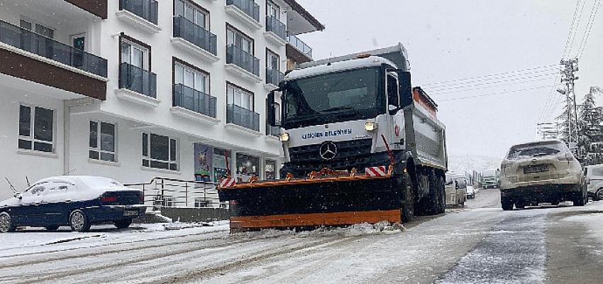 Keçiören’de sabaha kadar kar mesaisi