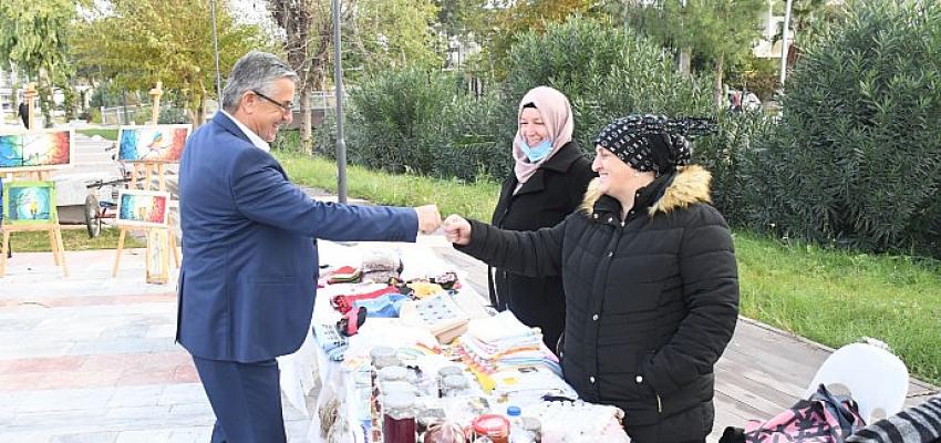 Kemer’de Yeni Yıl Kermesi Düzenlendi