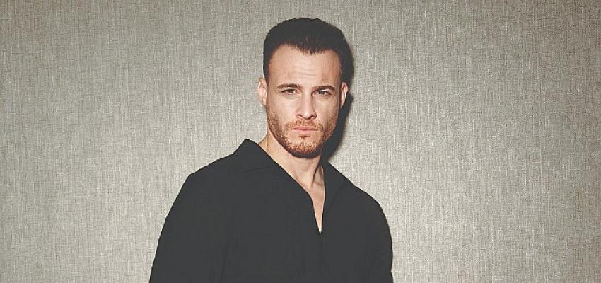 Kerem Bursin – Yaşadığı Her Anın Tadını Çıkarıyor