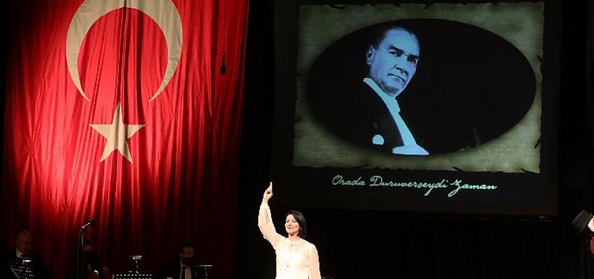 ‘Orada Duruverseydi Zaman’ Antalyalı kadınlarla buluştu