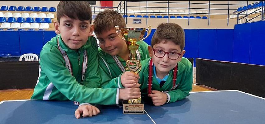 Salihli Belediyespor Masa Tenisinde Ege Bölge Şampiyonu Oldu