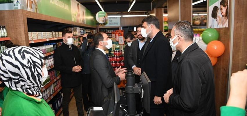 Türkiye Tarım Kredi Kooperatifi Marketi Kartepe’de Açıldı