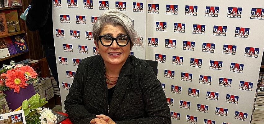 Ünlü Oyuncu Devrim Yakut, D&R’daki İlk İmza Gününde Sevenleriyle Buluştu