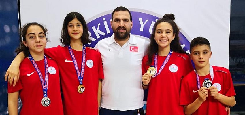 Yüzücülerimiz Trabzon’dan 2 Altın ve 2 Gümüş Madalya İle Döndü