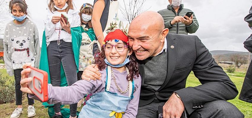 Zeytin Barış Festivali “Bir Zeytin Dalı Yeter” sloganıyla başladı