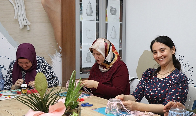 Anne Şehir'de atık malzemeler sanat eserine dönüşüyor
