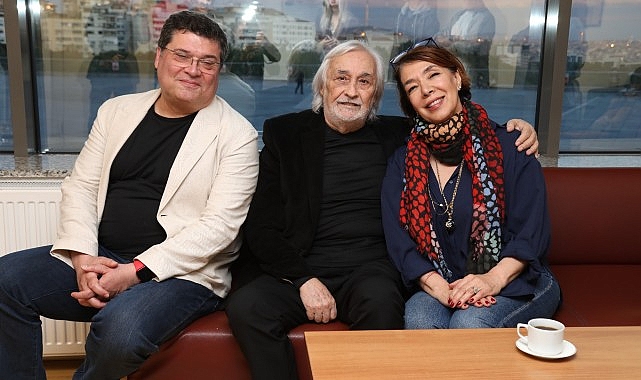 Türkiye'nin en uzun soluklu gençlik festivali Genç Günler'in 38.'sinde, Harbiye Muhsin Ertuğrul Sahnesi'nde söyleşi konuğu Müjdat Gezen'di